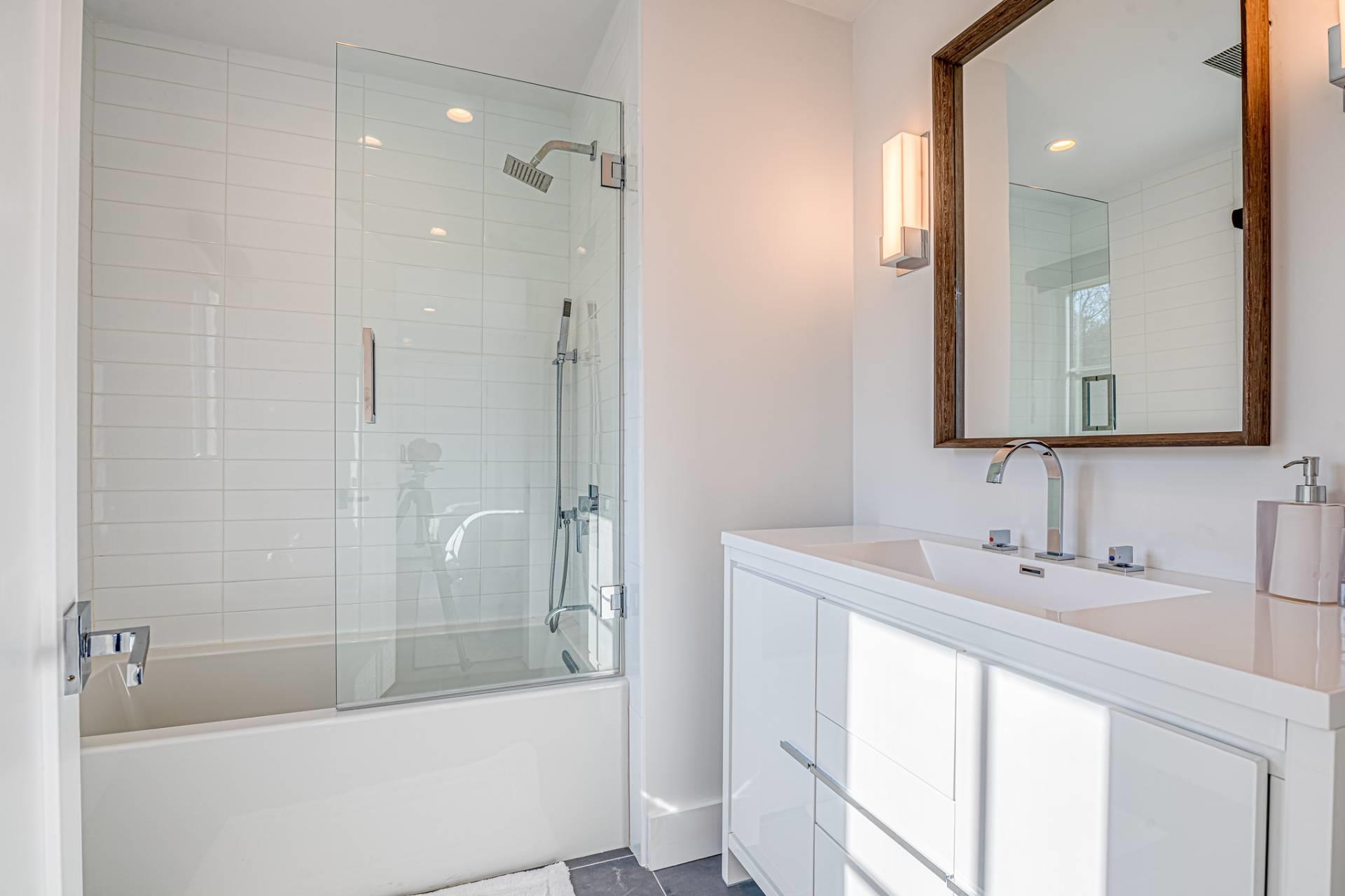 14 Atterbury Road, Southampton, NY 11968