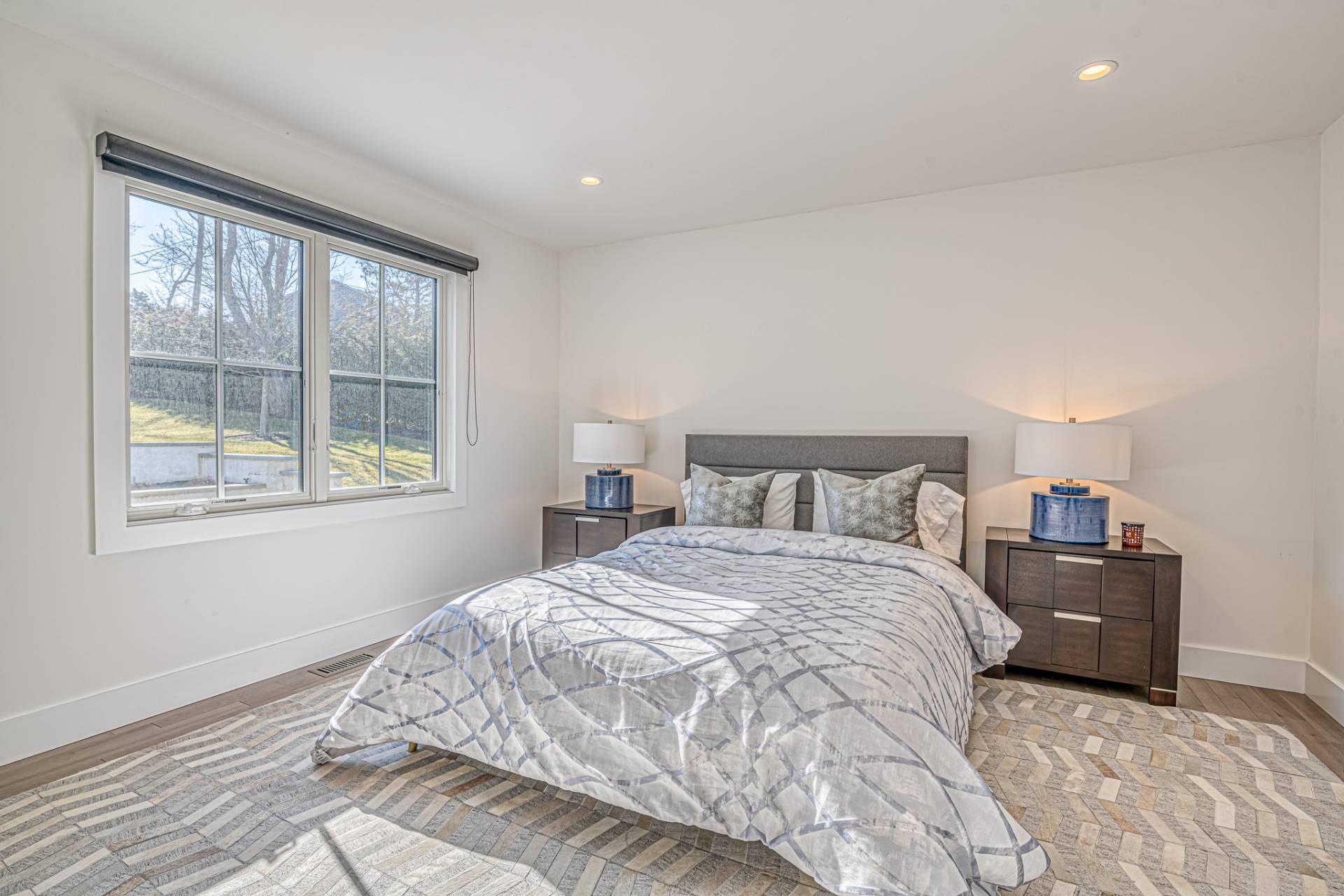 14 Atterbury Road, Southampton, NY 11968