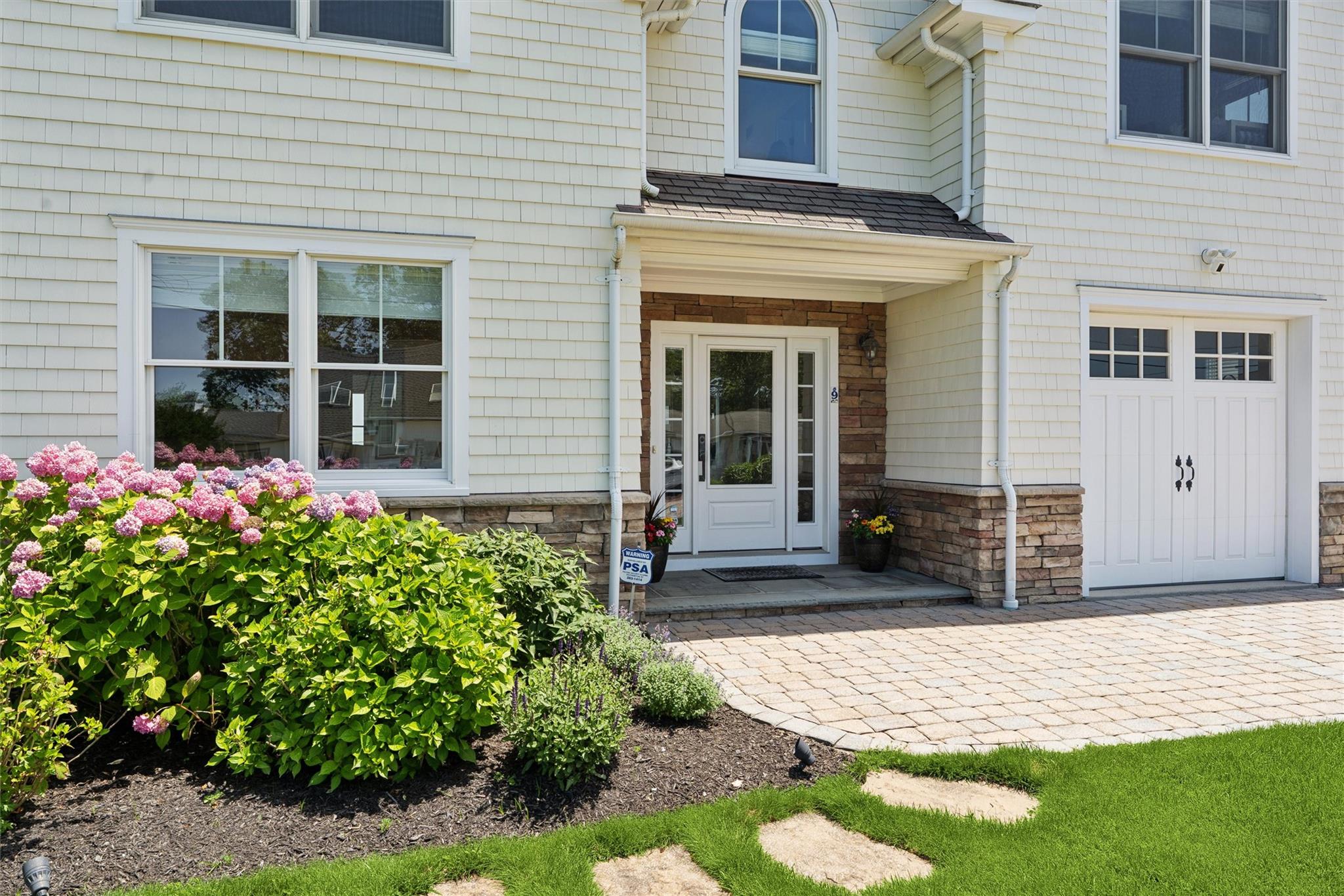 9 Shinnecock Road, East Quogue, NY 11942