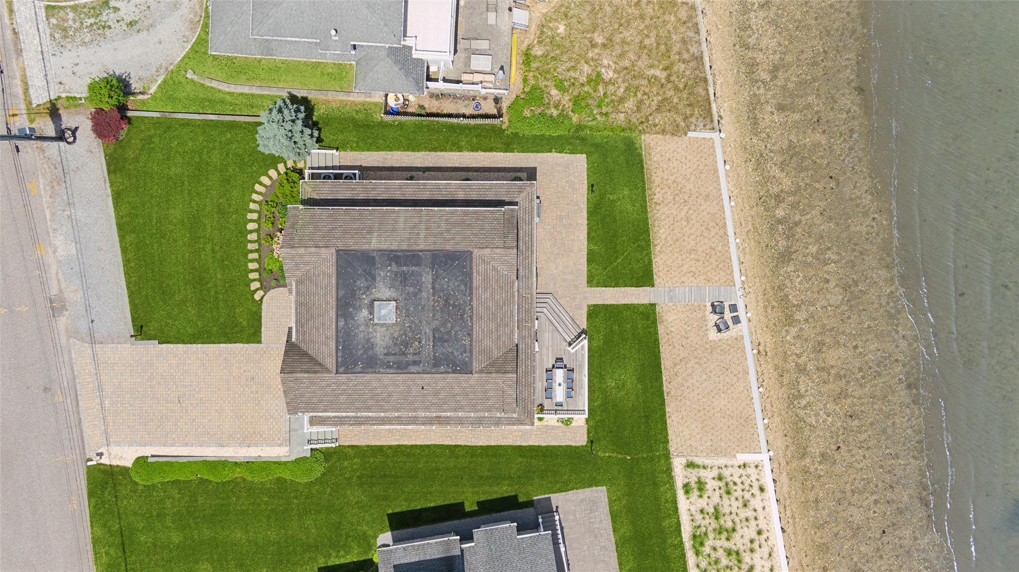 9 Shinnecock Road, East Quogue, NY 11942