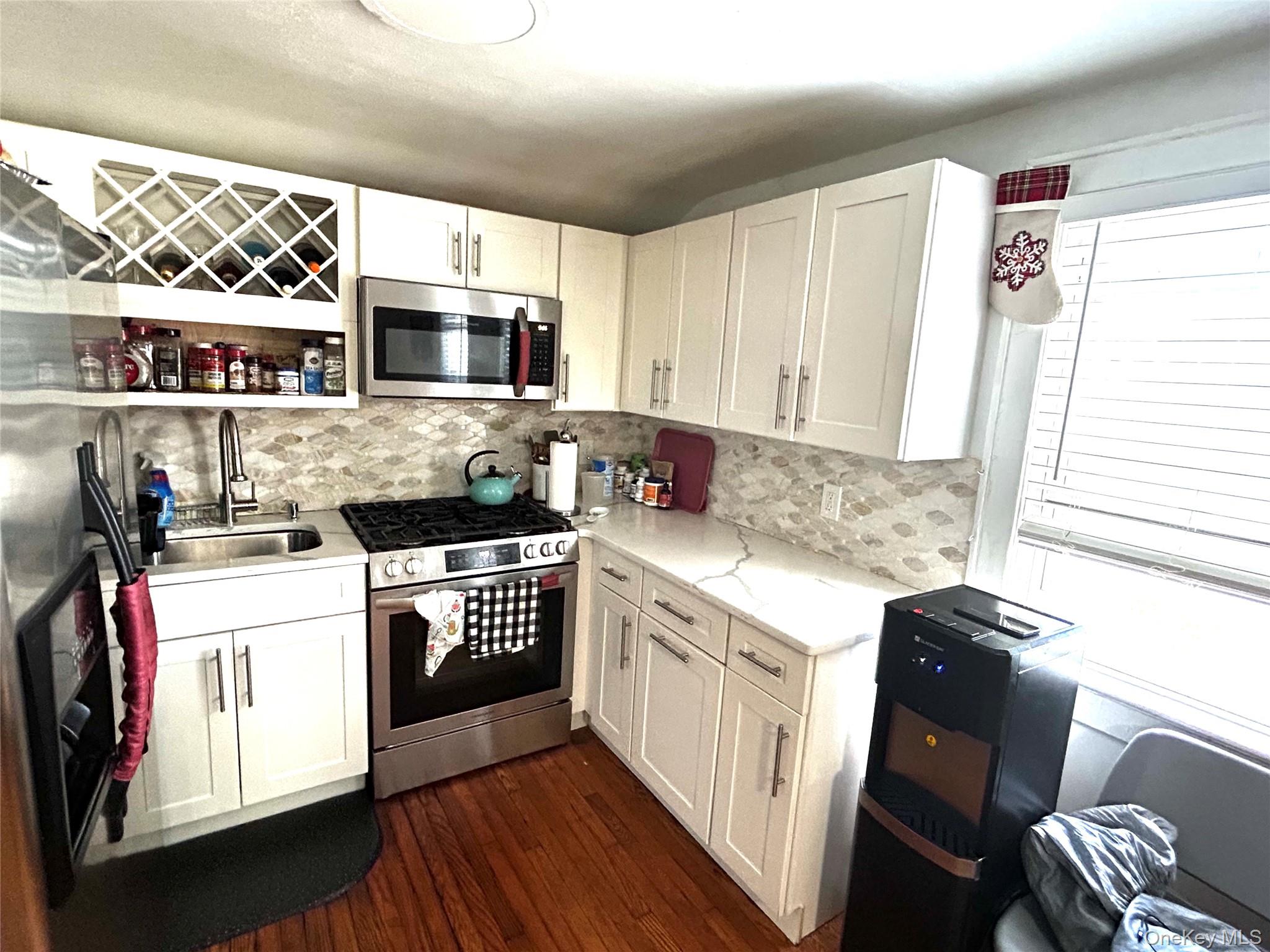 11 Duryea Place, Lynbrook, NY 11563