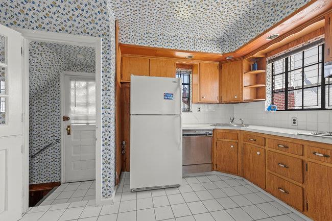 7318 180th Street, Fresh Meadows, NY 11366