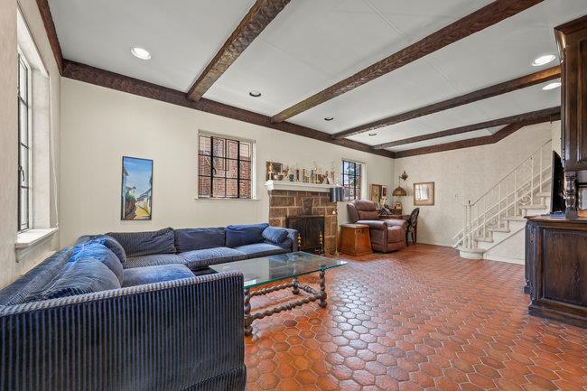 7318 180th Street, Fresh Meadows, NY 11366