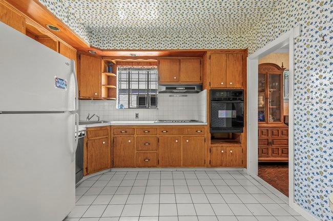 7318 180th Street, Fresh Meadows, NY 11366