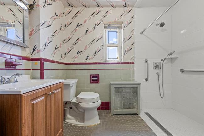 7318 180th Street, Fresh Meadows, NY 11366