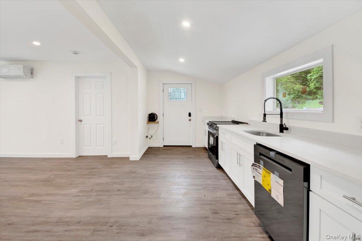 8 Pioneer Trail, Monroe, NY 10950