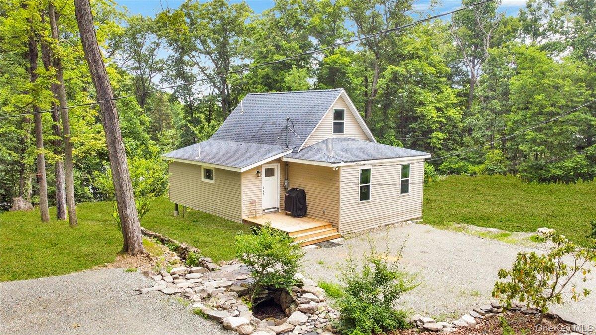 8 Pioneer Trail, Monroe, NY 10950