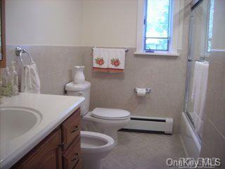 4 Nassau Drive, New Hyde Park, NY 11040