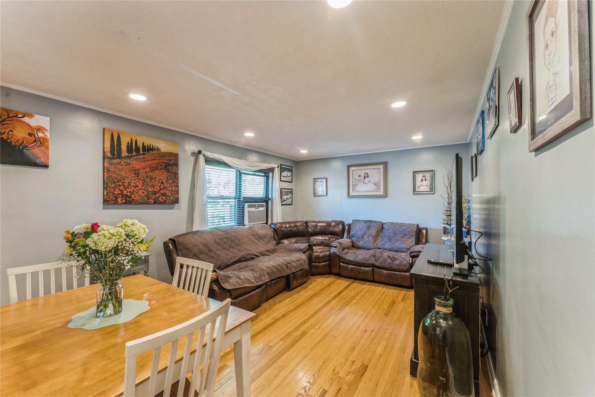 217-22 73rd Avenue # Upper, Oakland Gardens, NY 11364