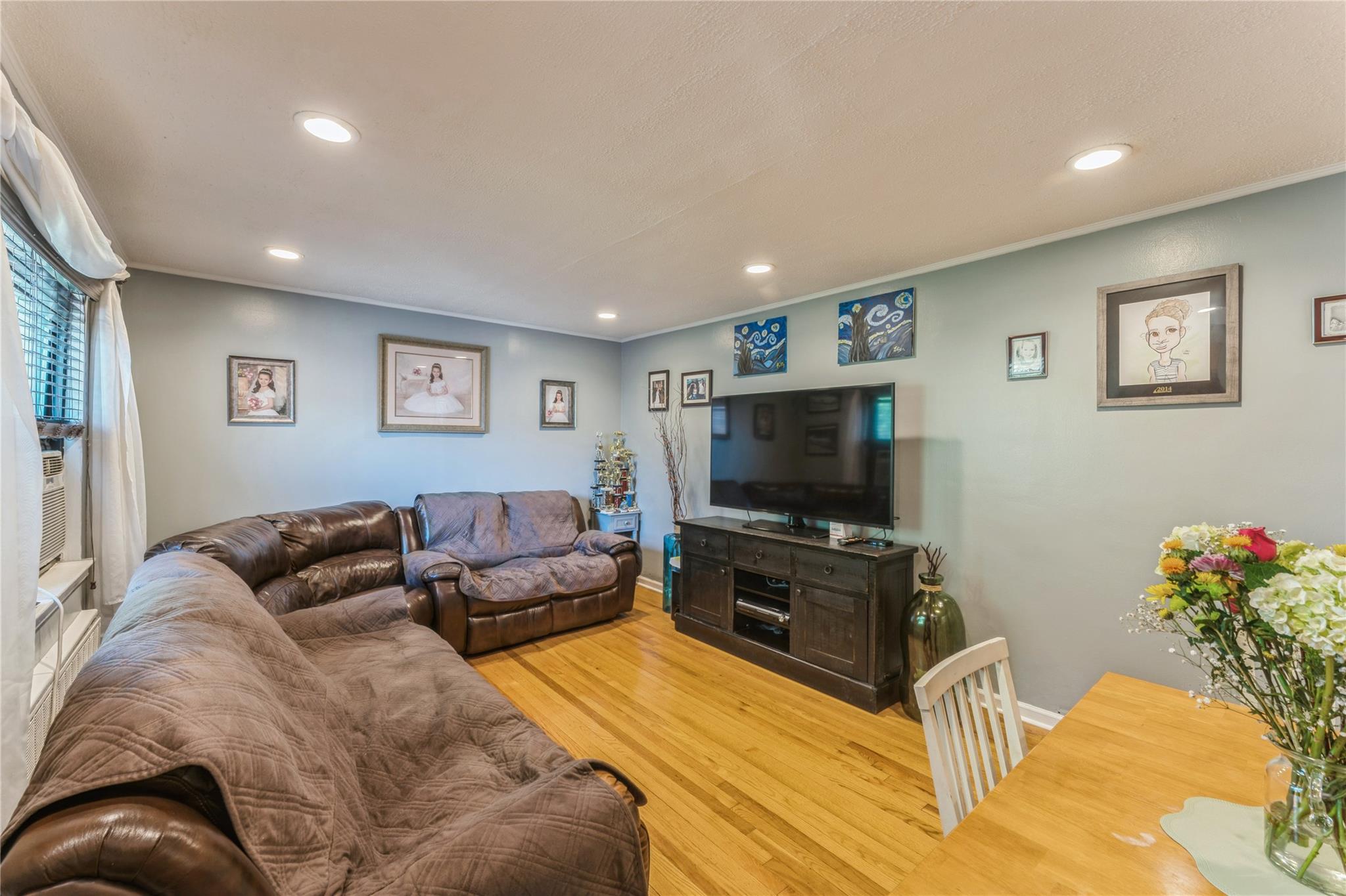 217-22 73rd Avenue # Upper, Oakland Gardens, NY 11364