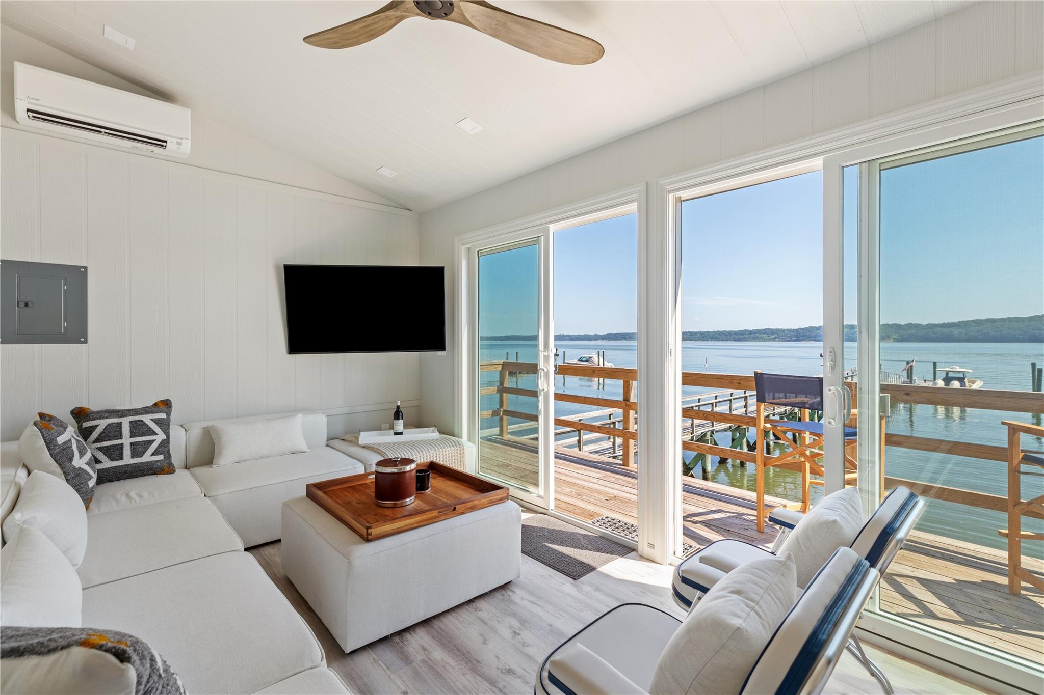 12 North Road, Laurel Hollow, NY 11771