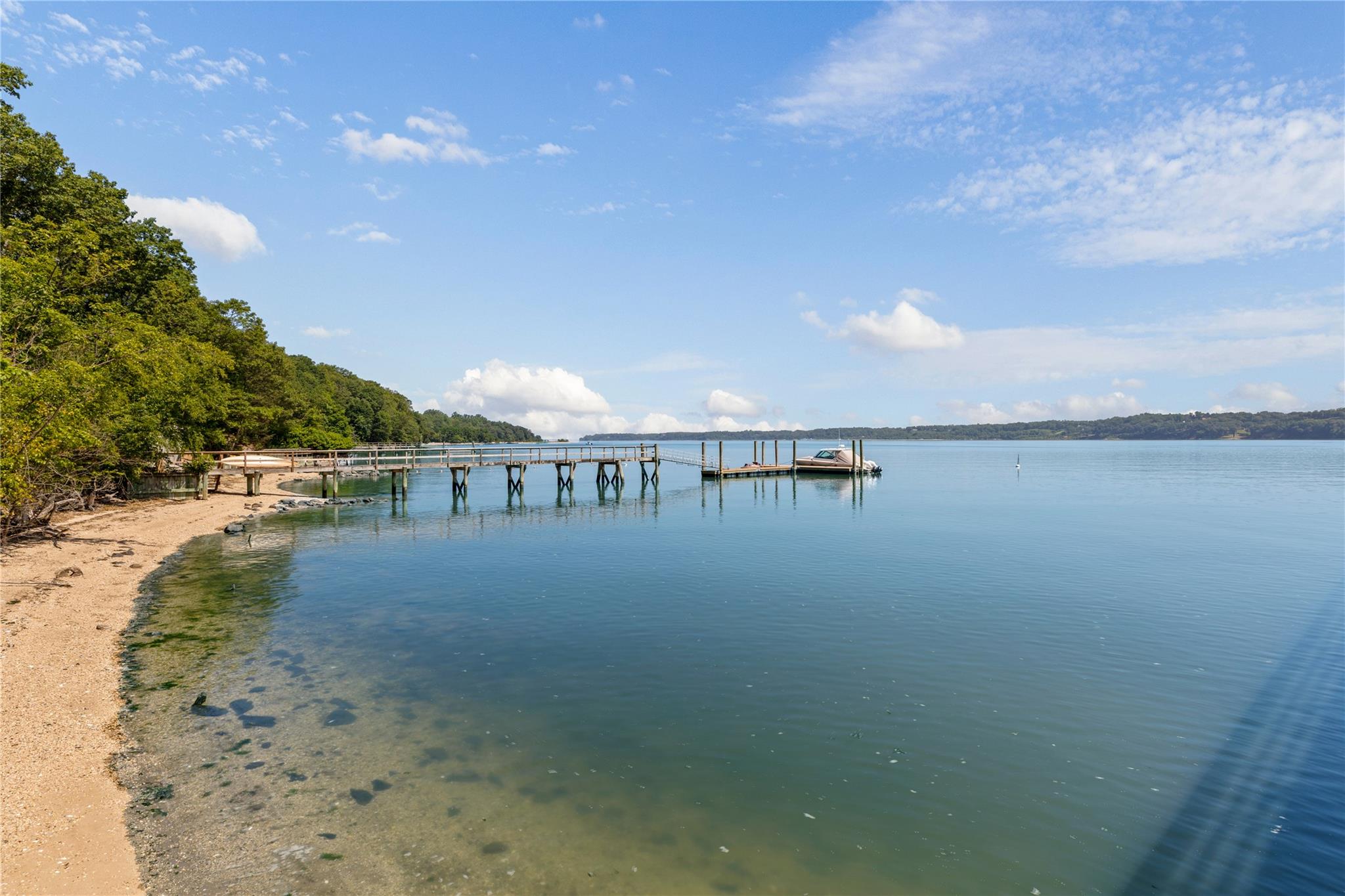 12 North Road, Laurel Hollow, NY 11771