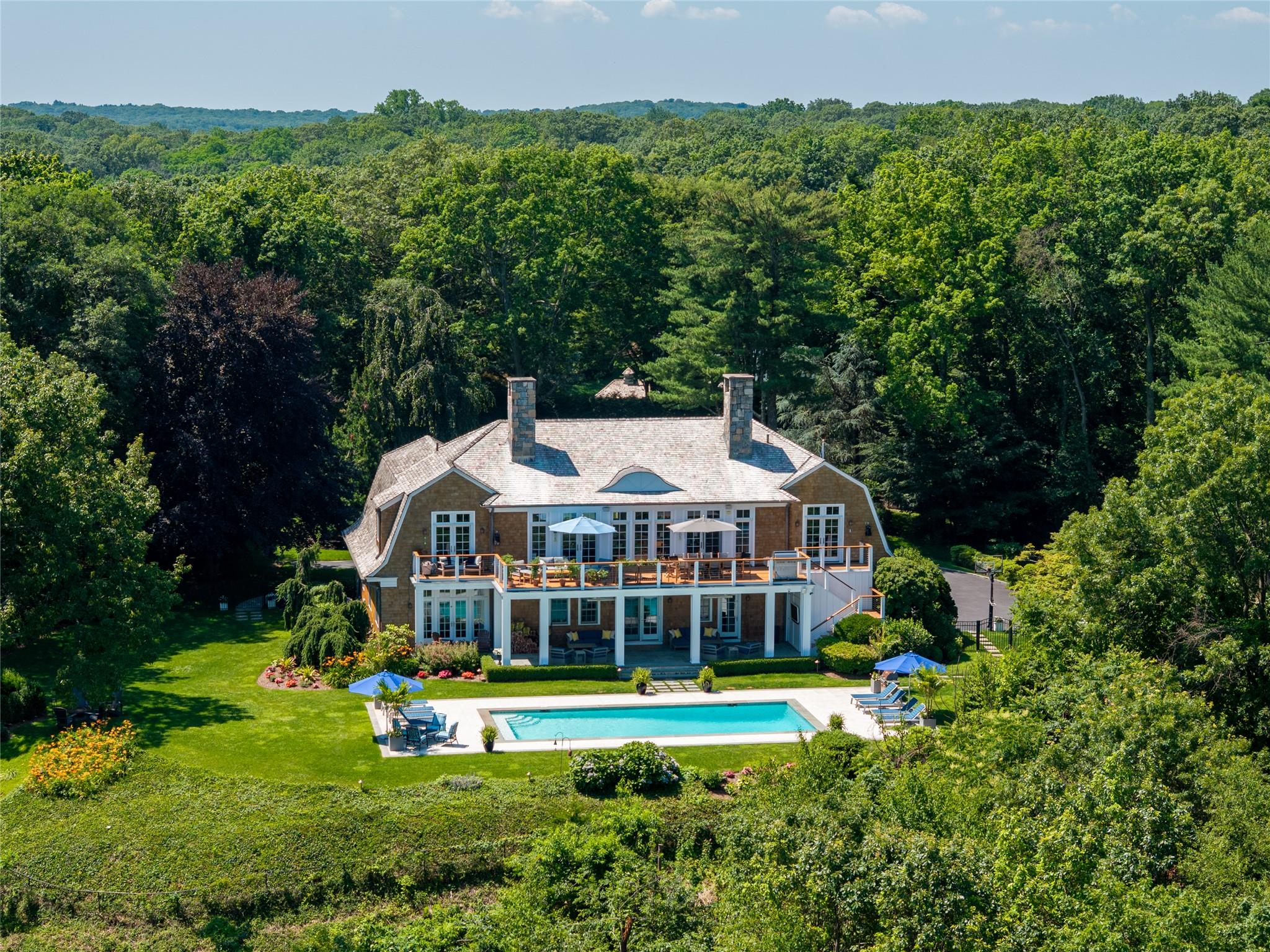 12 North Road, Laurel Hollow, NY 11771