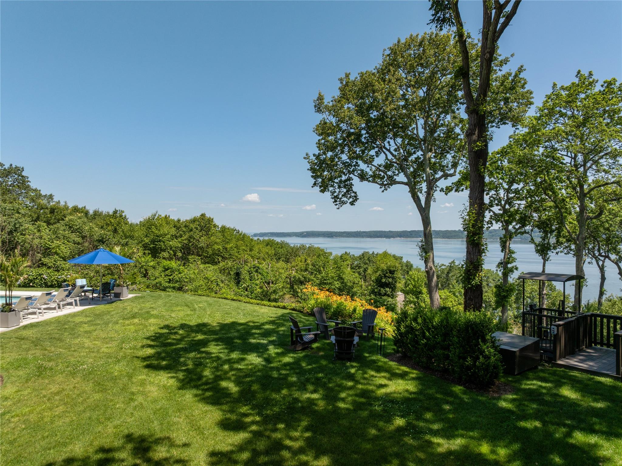 12 North Road, Laurel Hollow, NY 11771