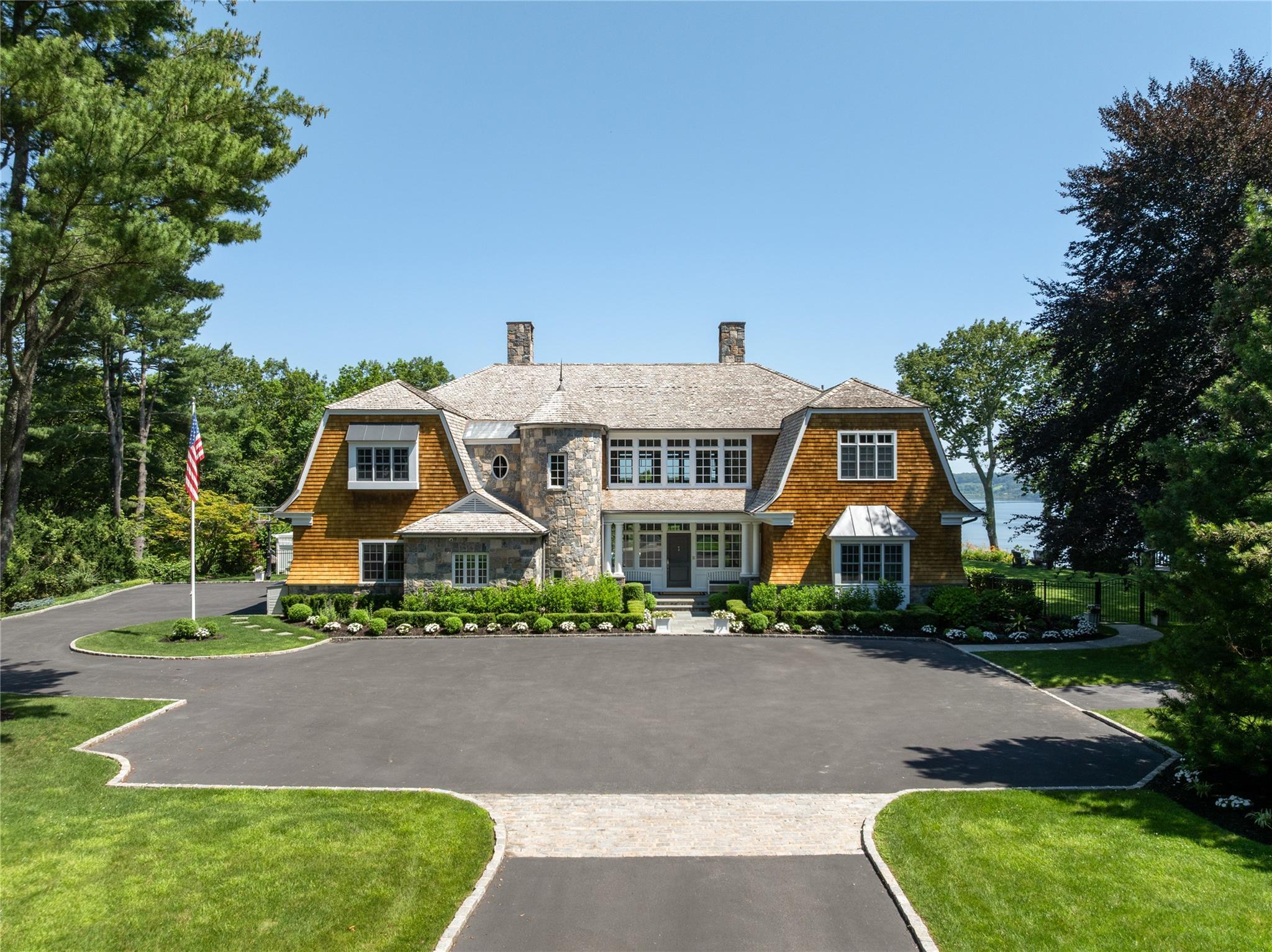 12 North Road, Laurel Hollow, NY 11771