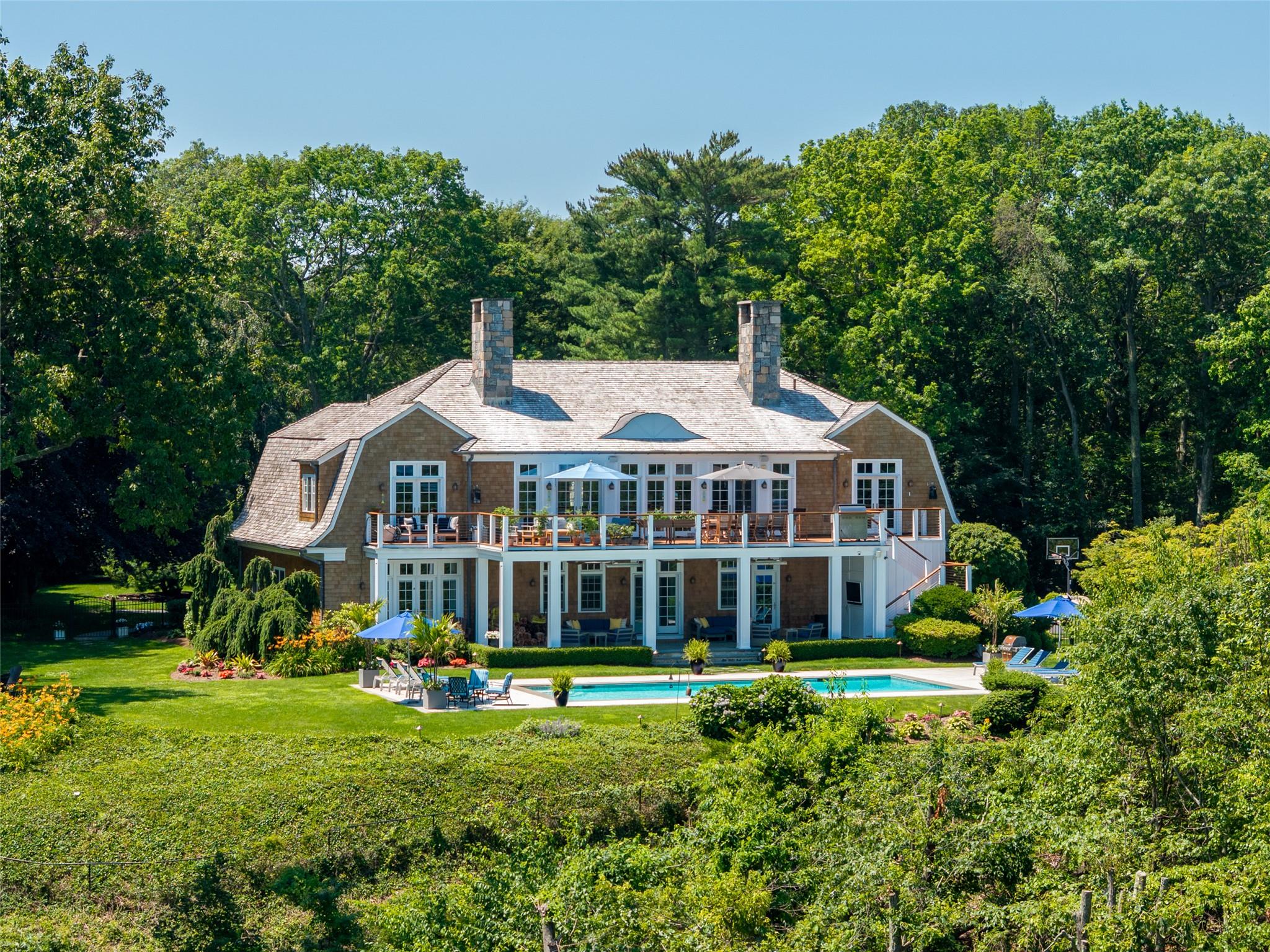 12 North Road, Laurel Hollow, NY 11771