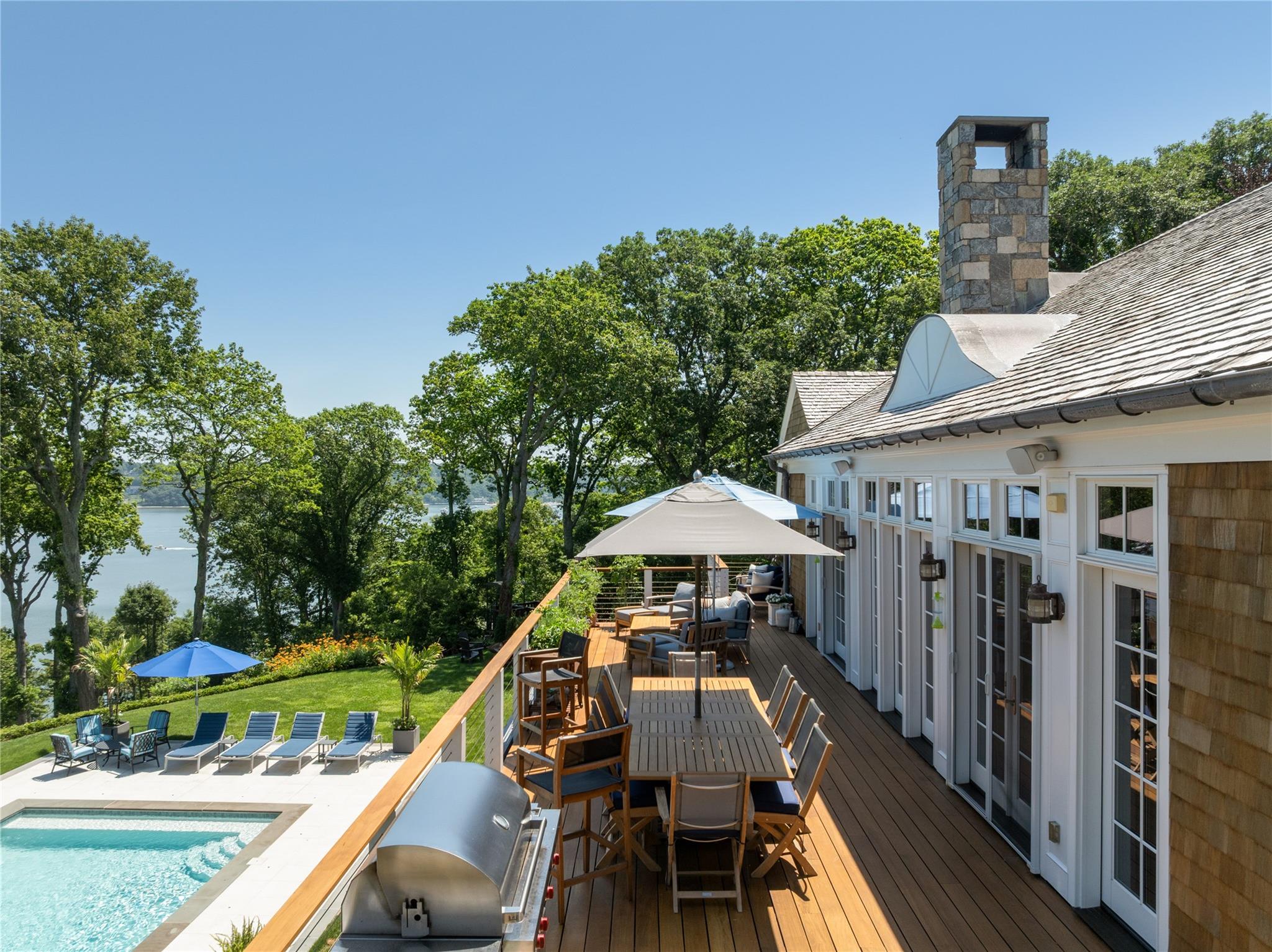 12 North Road, Laurel Hollow, NY 11771