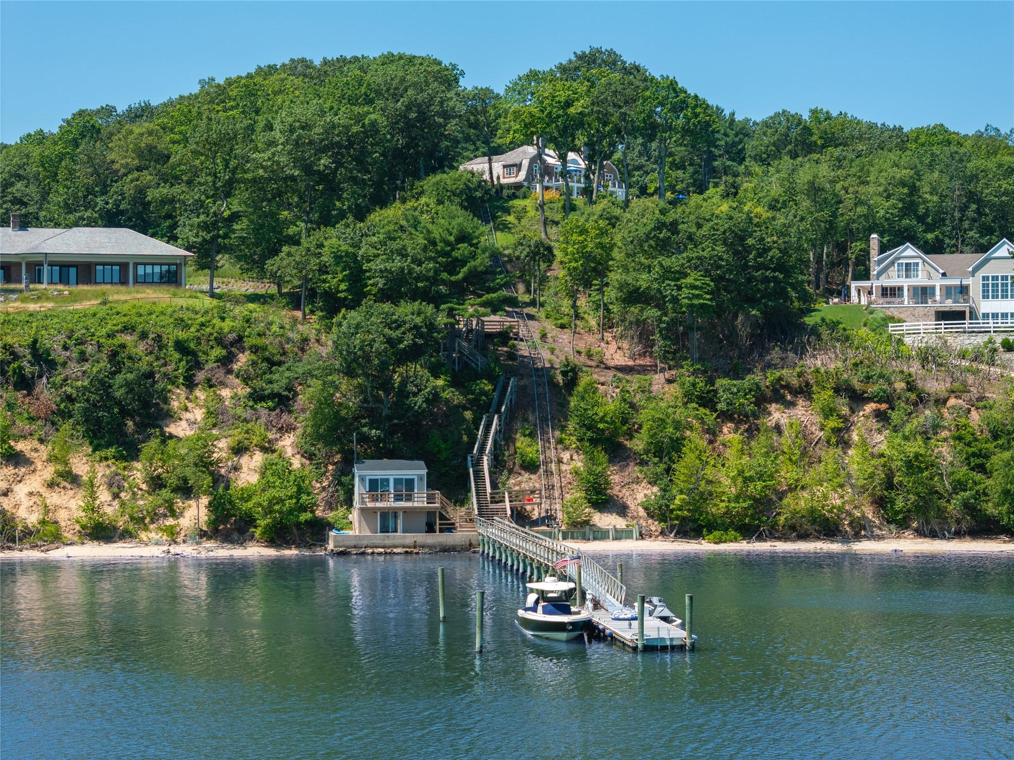 12 North Road, Laurel Hollow, NY 11771