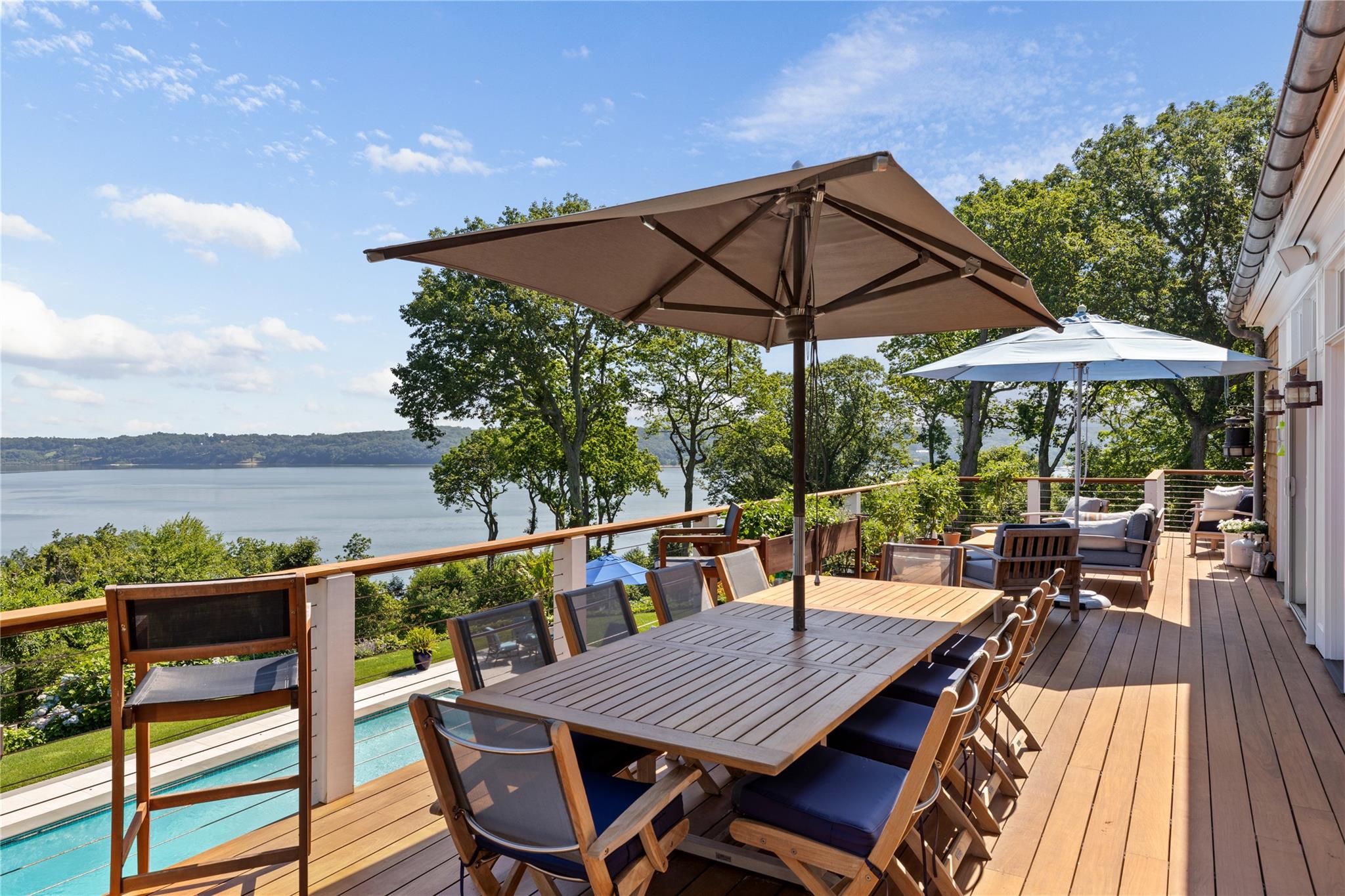 12 North Road, Laurel Hollow, NY 11771