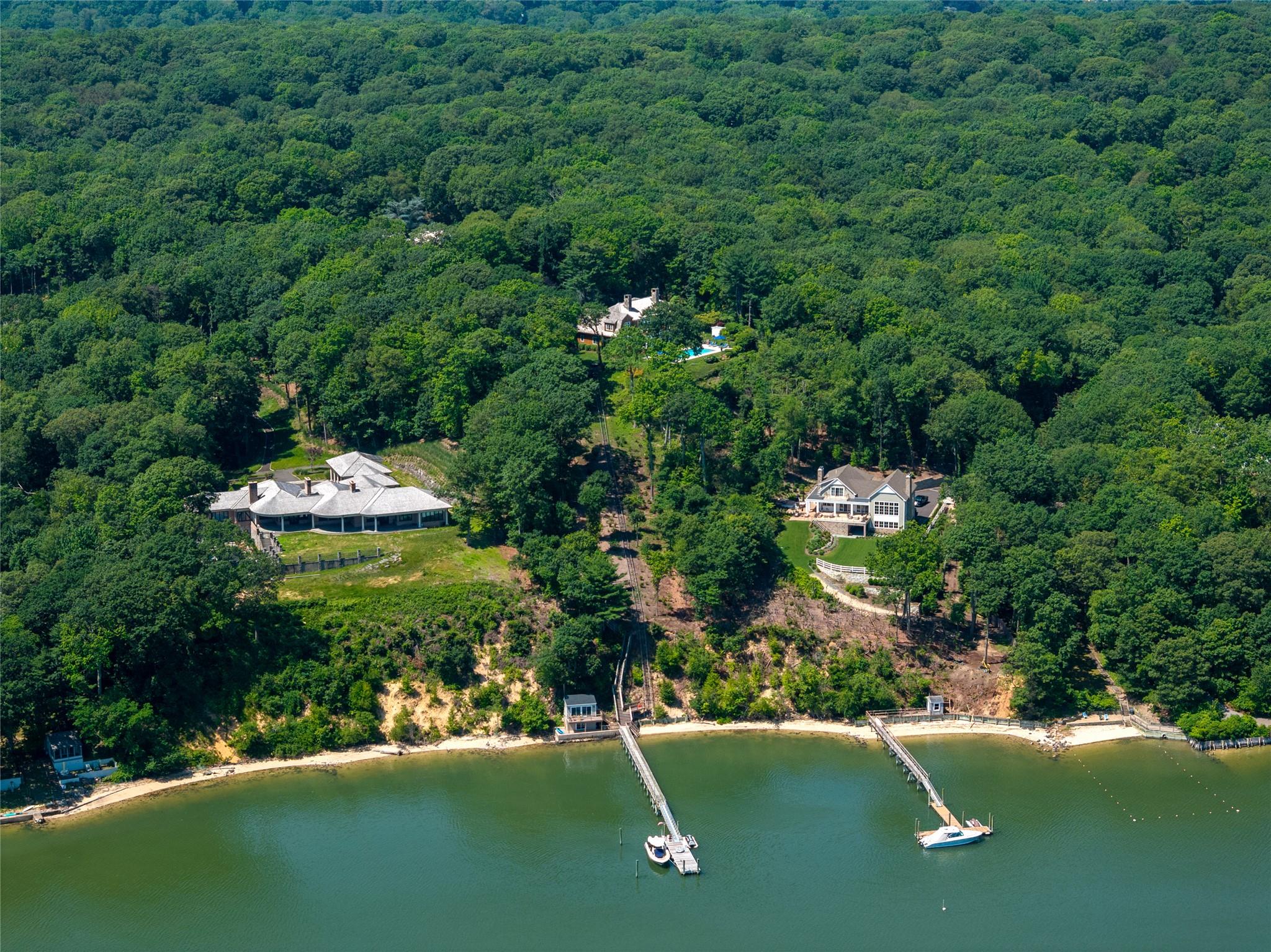 12 North Road, Laurel Hollow, NY 11771