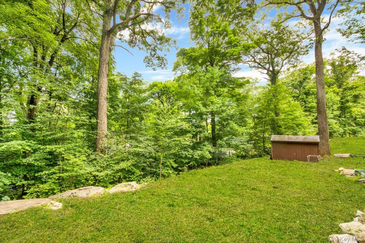 10 Pioneer Trail, Monroe, NY 10950