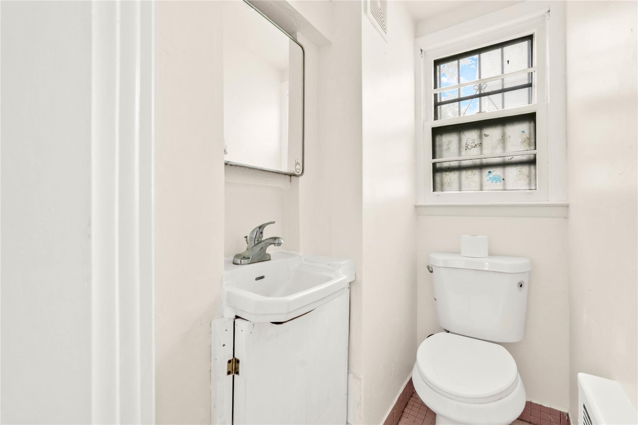 140-03 poplar, Flushing, NY 11355