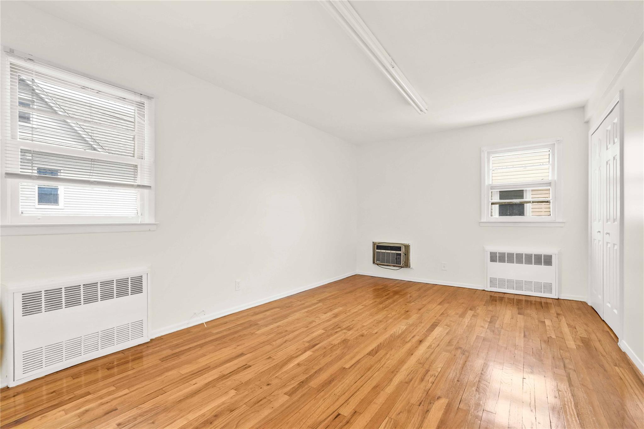 140-03 poplar, Flushing, NY 11355