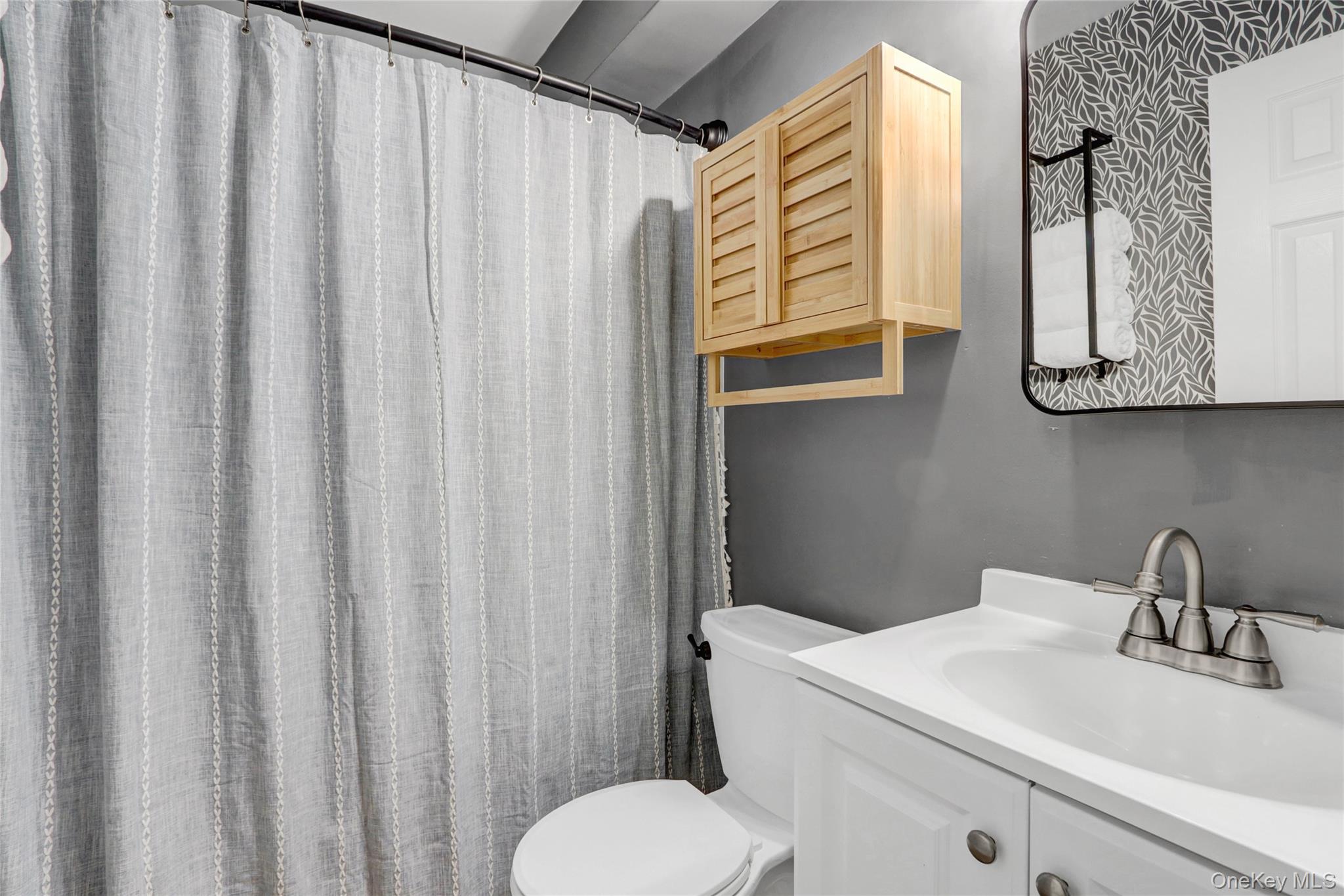 1 Anchorage Way # 301, Freeport, NY 11520