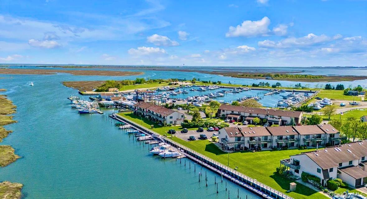 1 Anchorage Way # 301, Freeport, NY 11520