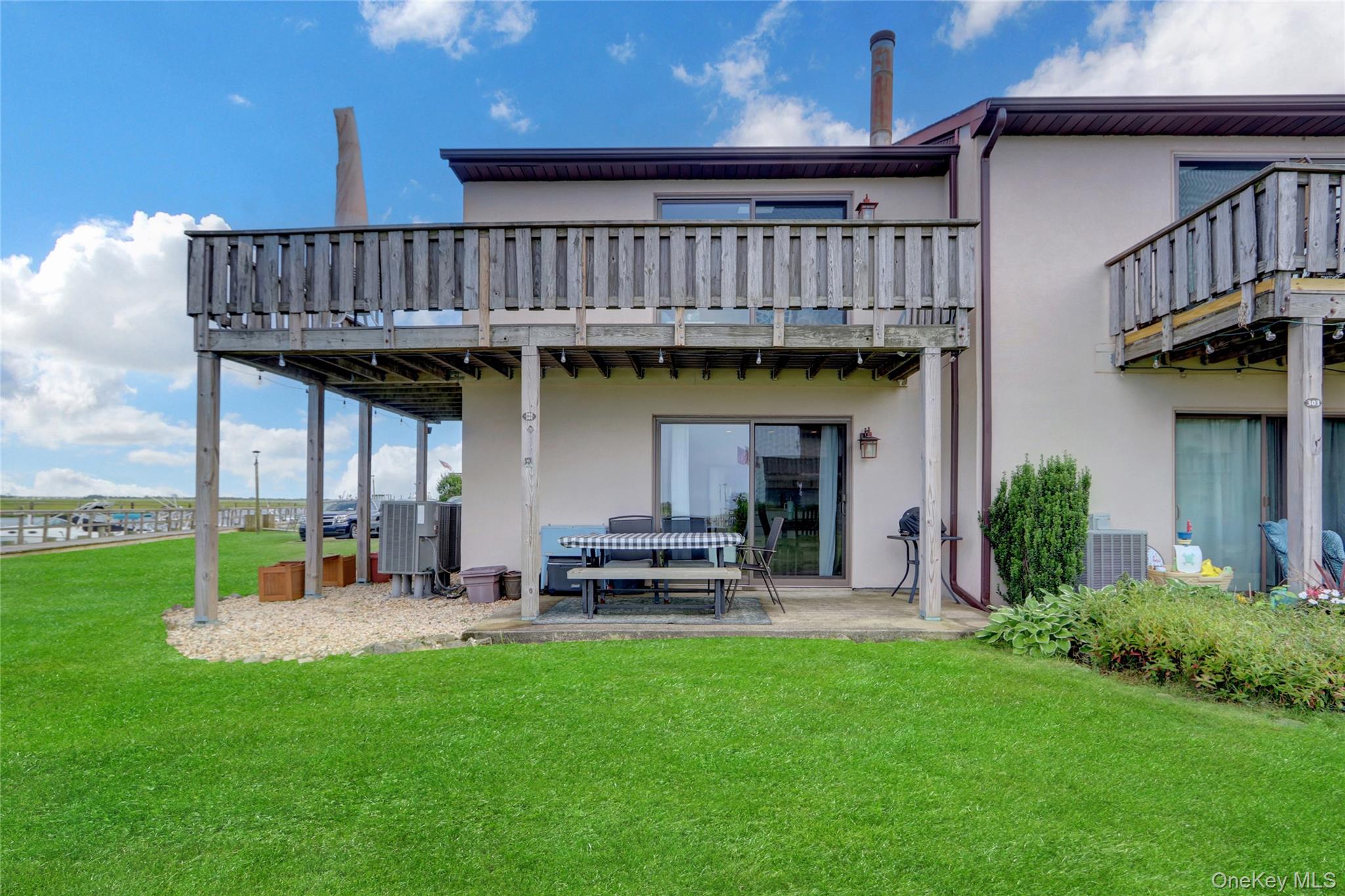 1 Anchorage Way # 301, Freeport, NY 11520