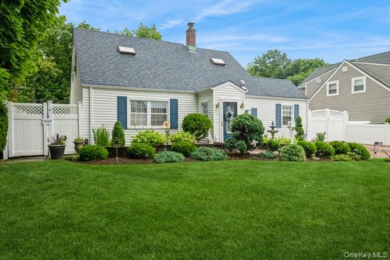 59 Hill Lane, Levittown, NY 11756