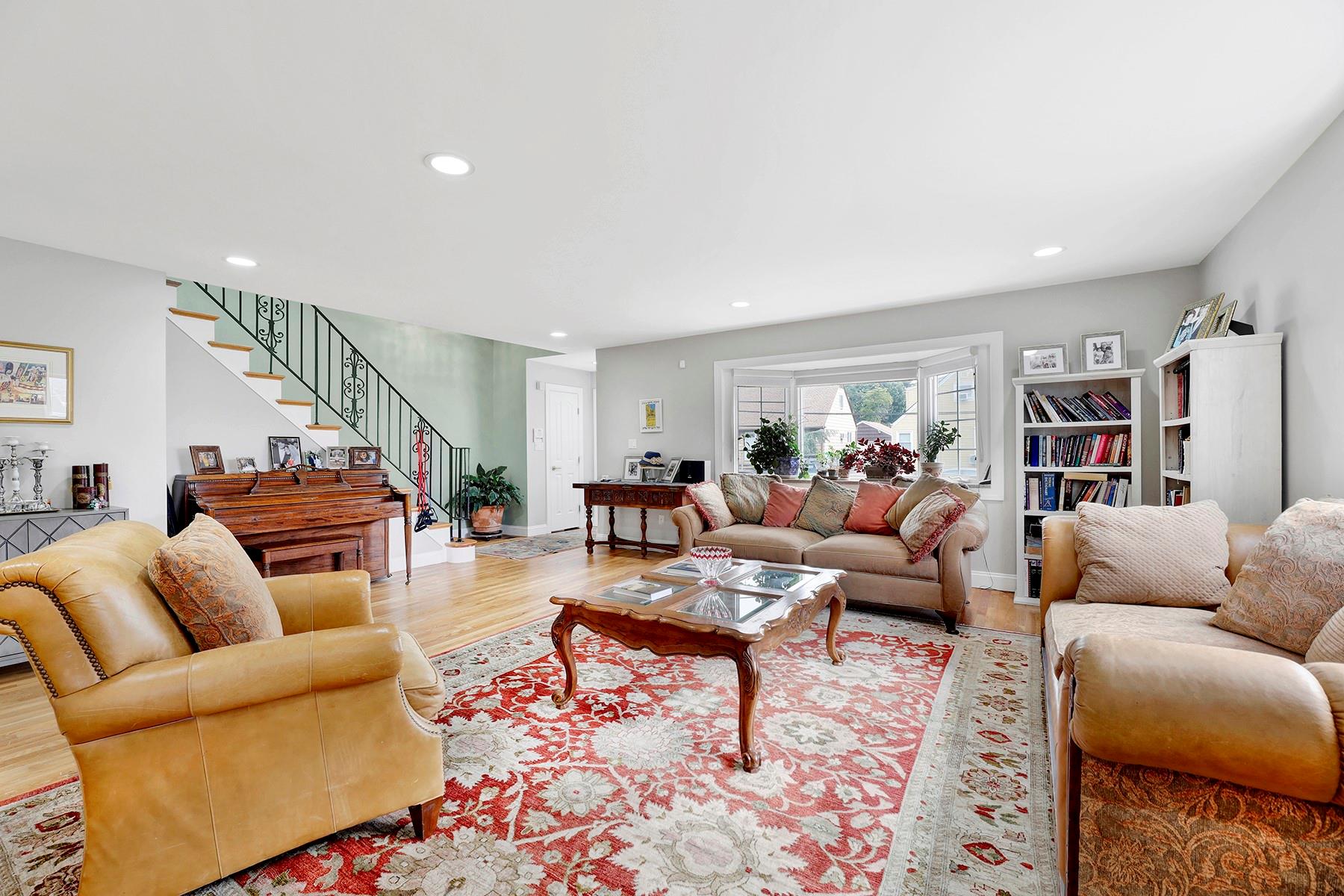 97 Burnham Avenue, Roslyn Heights, NY 11577