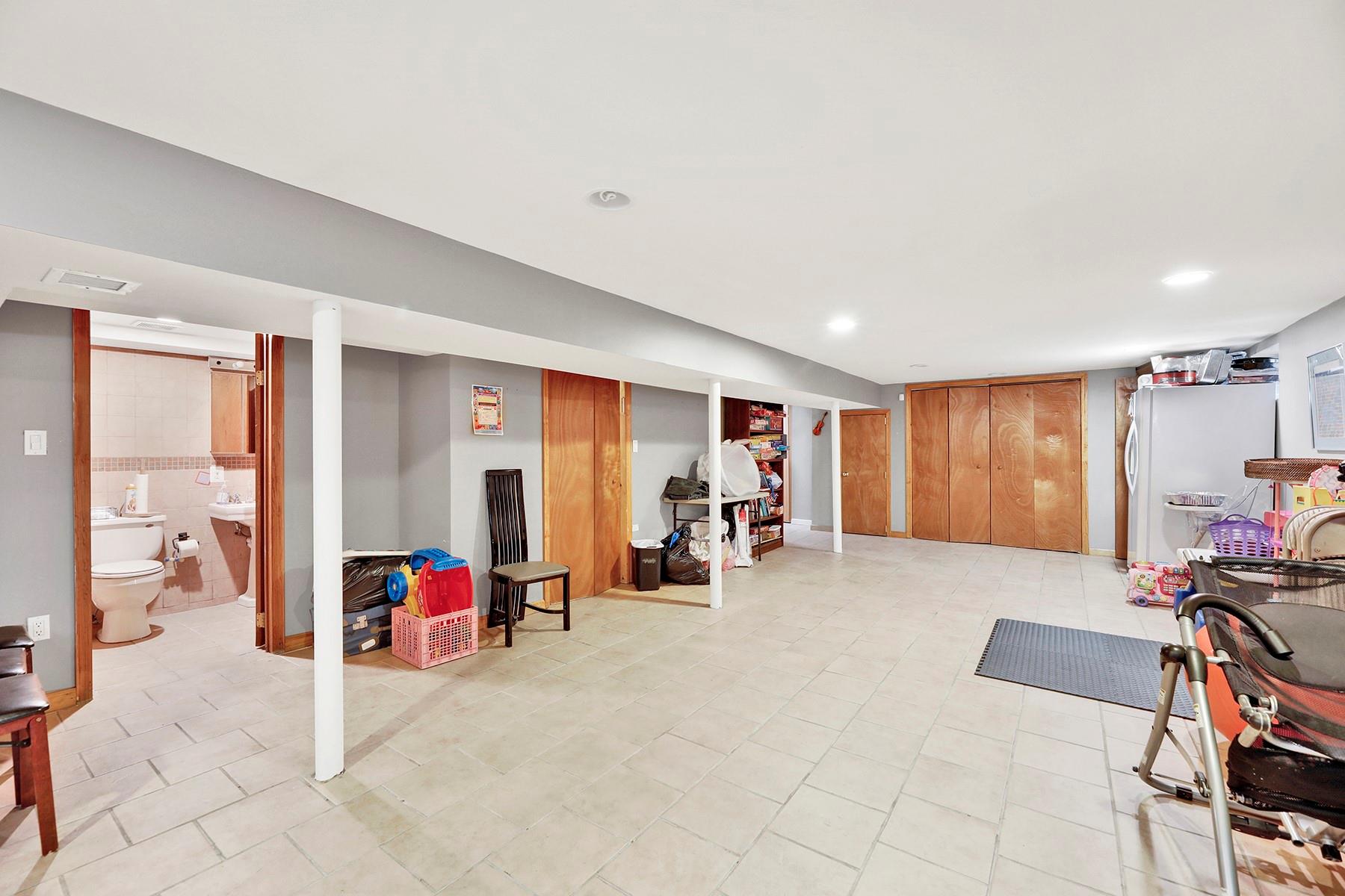 97 Burnham Avenue, Roslyn Heights, NY 11577