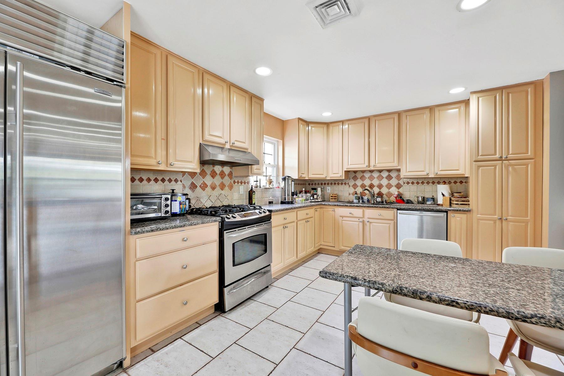 97 Burnham Avenue, Roslyn Heights, NY 11577