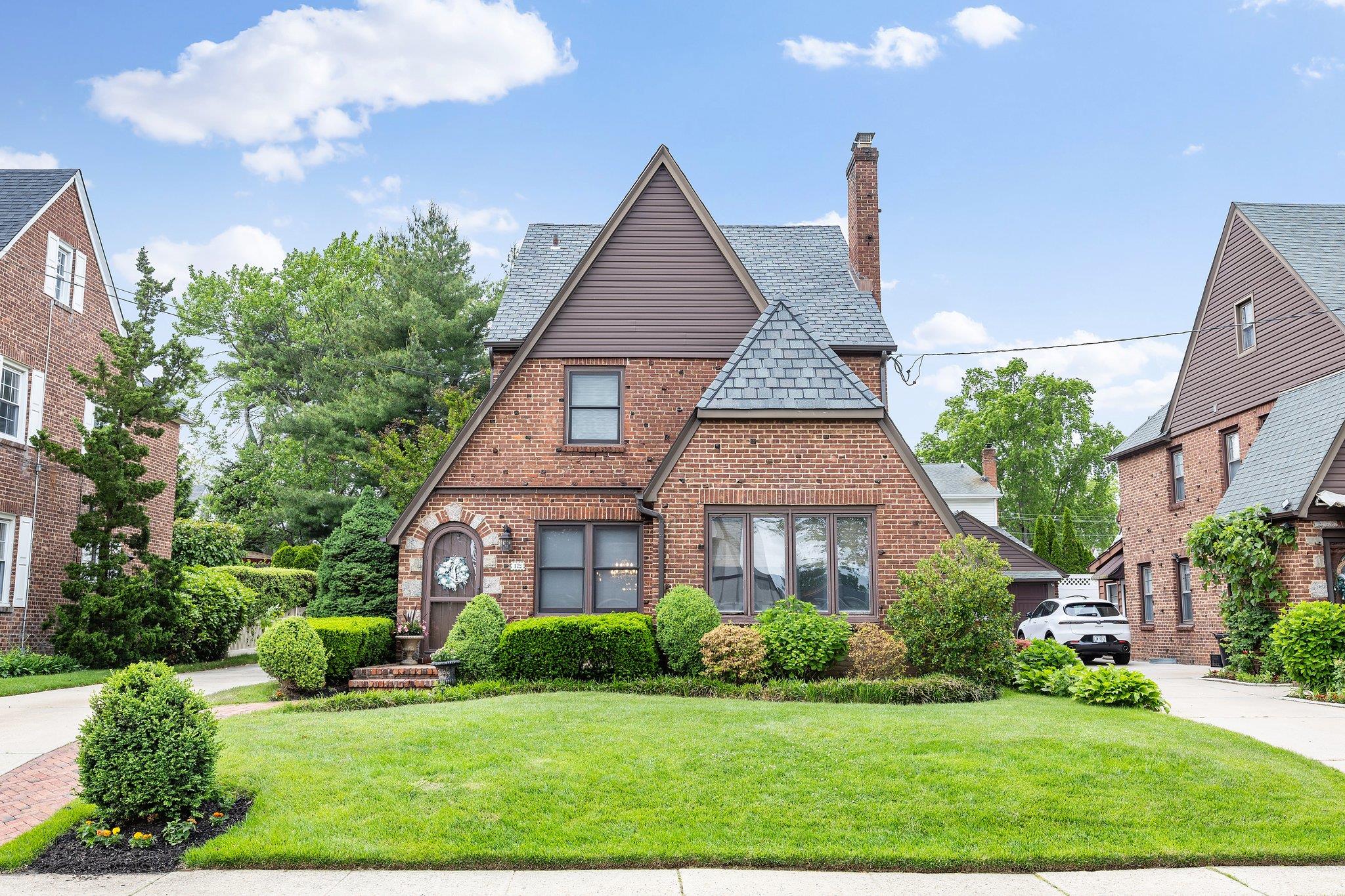 179 Brixton Road S, Garden City South, NY 11530