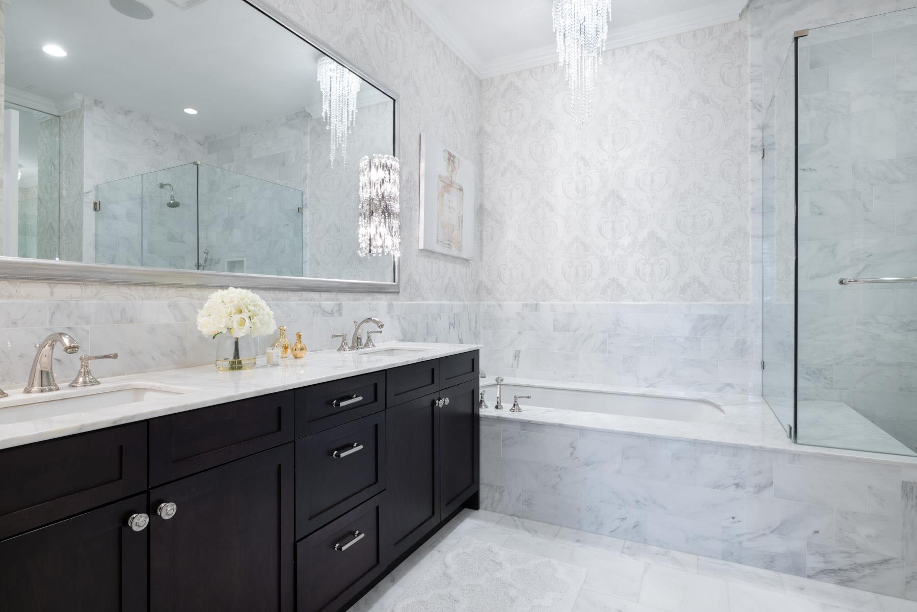 2000 Royal Court # 2312, North Hills, NY 11040