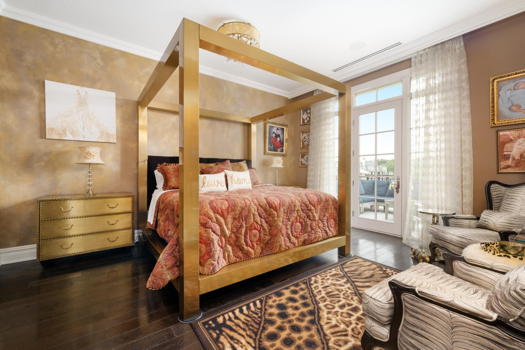 2000 Royal Court # 2312, North Hills, NY 11040