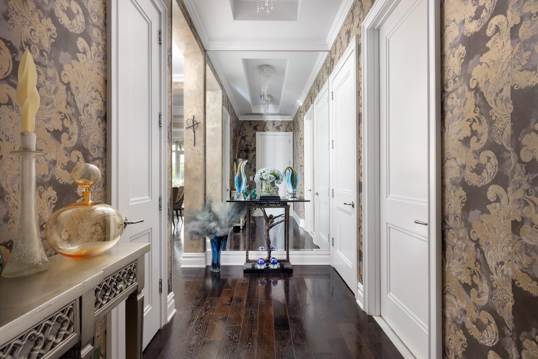 2000 Royal Court # 2312, North Hills, NY 11040