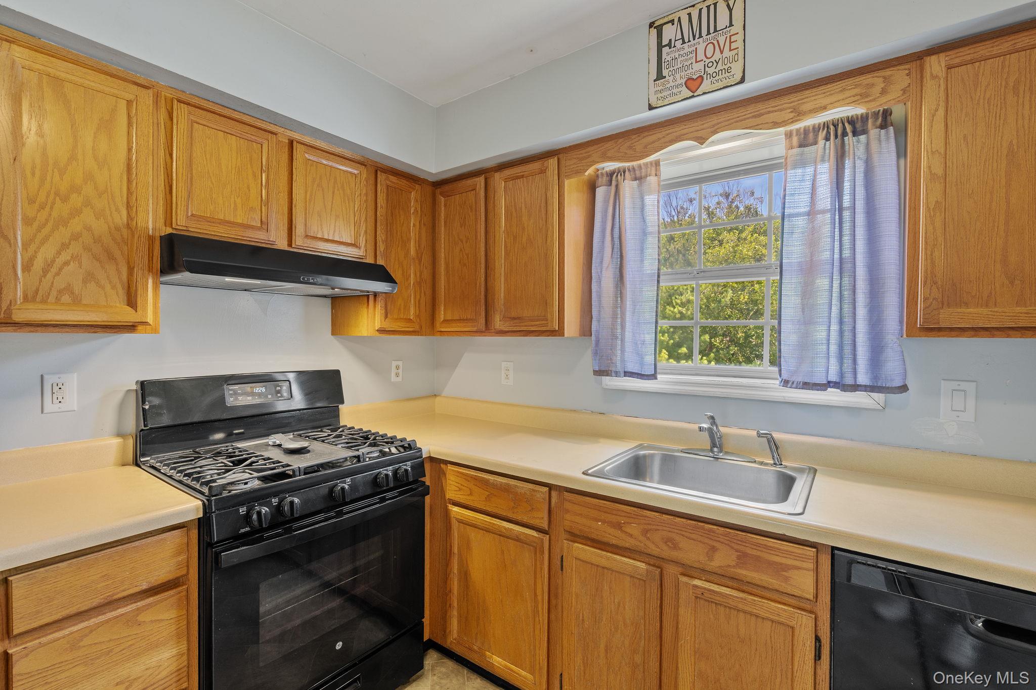 8 Sunnyside Avenue, Walden, NY 12586