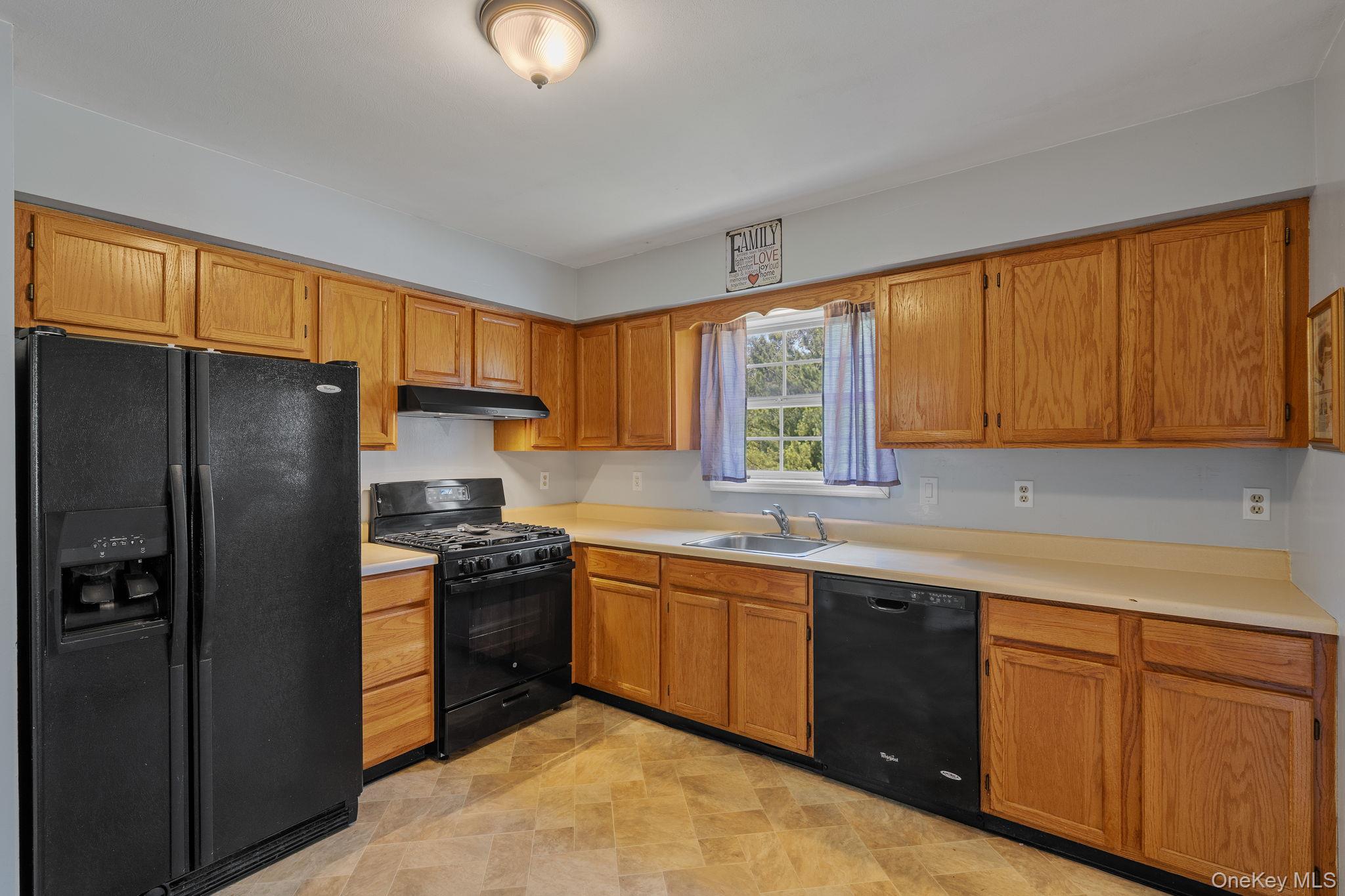 8 Sunnyside Avenue, Walden, NY 12586