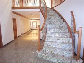 52 Snapdragon Lane, Roslyn Heights, NY 11577