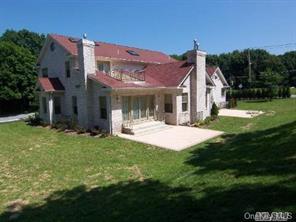 52 Snapdragon Lane, Roslyn Heights, NY 11577