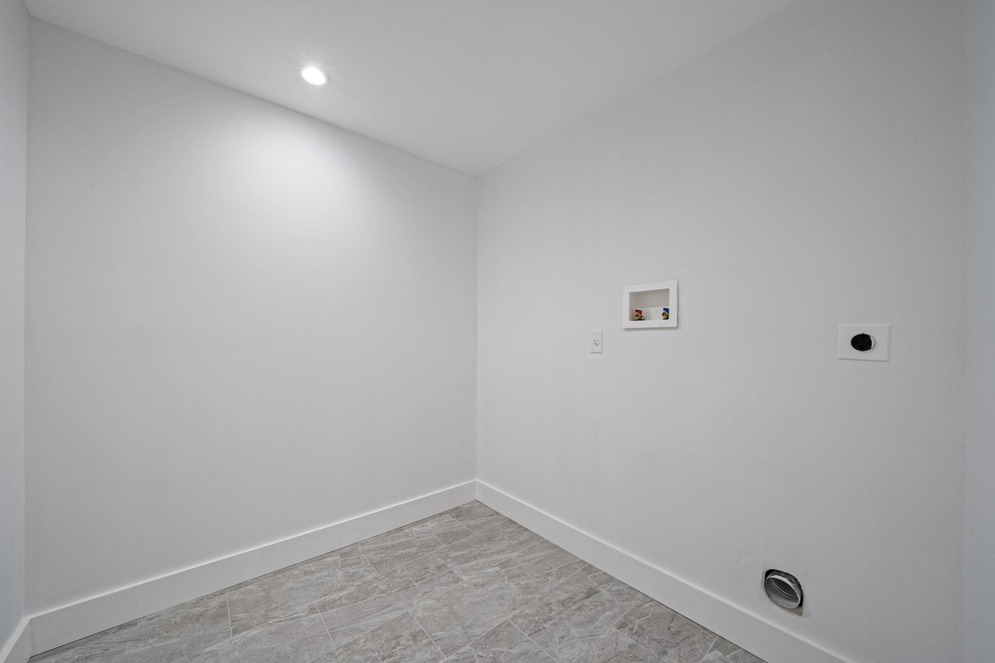 40 Friendly Road, Smithtown, NY 11787