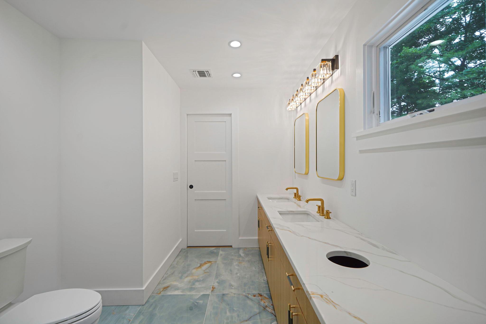 40 Friendly Road, Smithtown, NY 11787