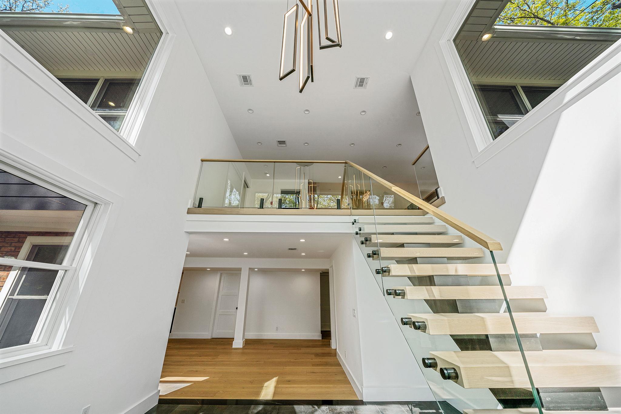 40 Friendly Road, Smithtown, NY 11787