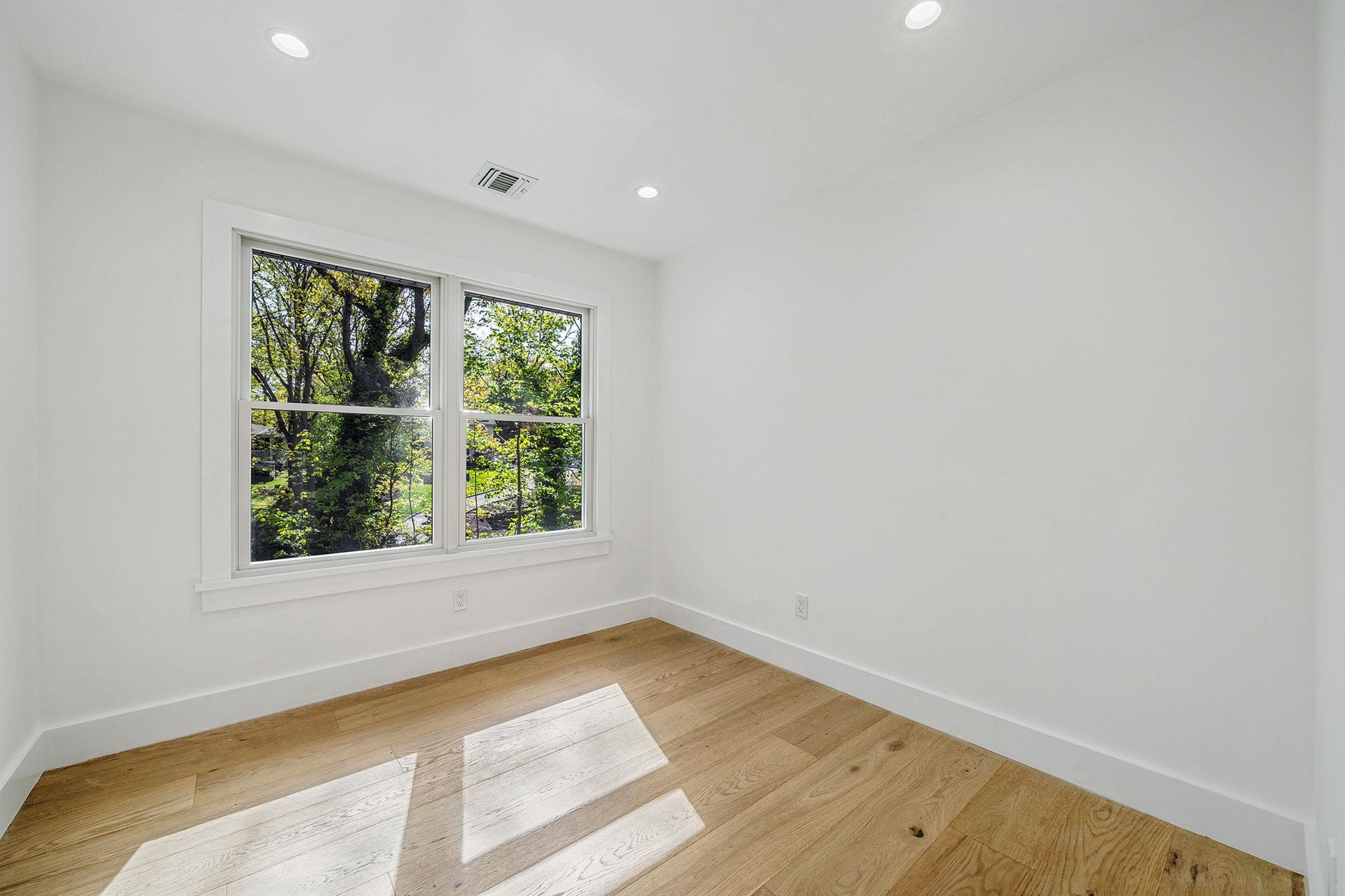 40 Friendly Road, Smithtown, NY 11787