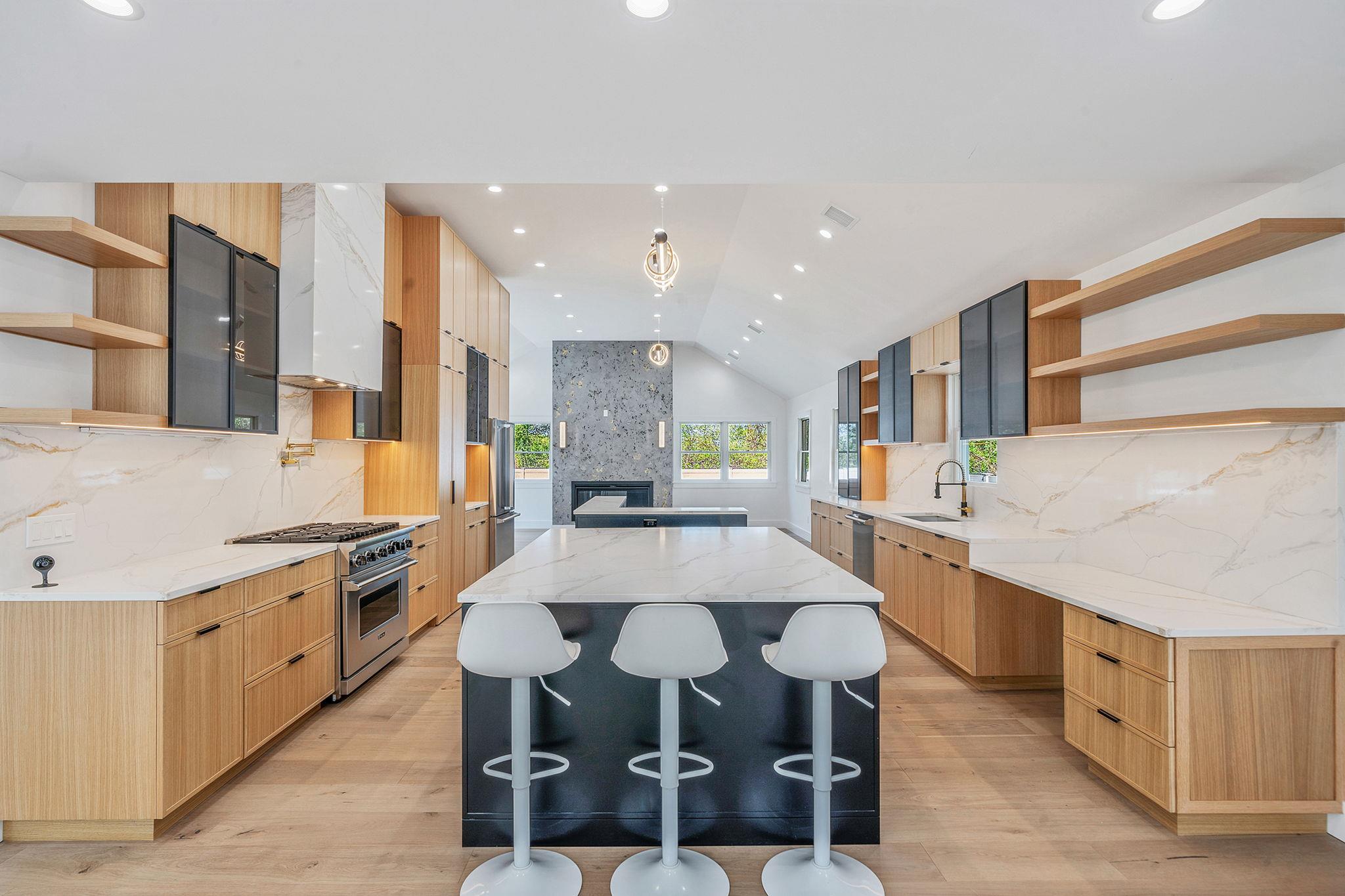 40 Friendly Road, Smithtown, NY 11787