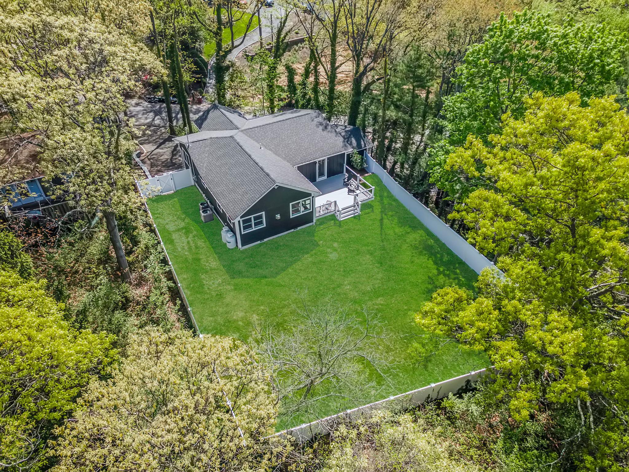 40 Friendly Road, Smithtown, NY 11787