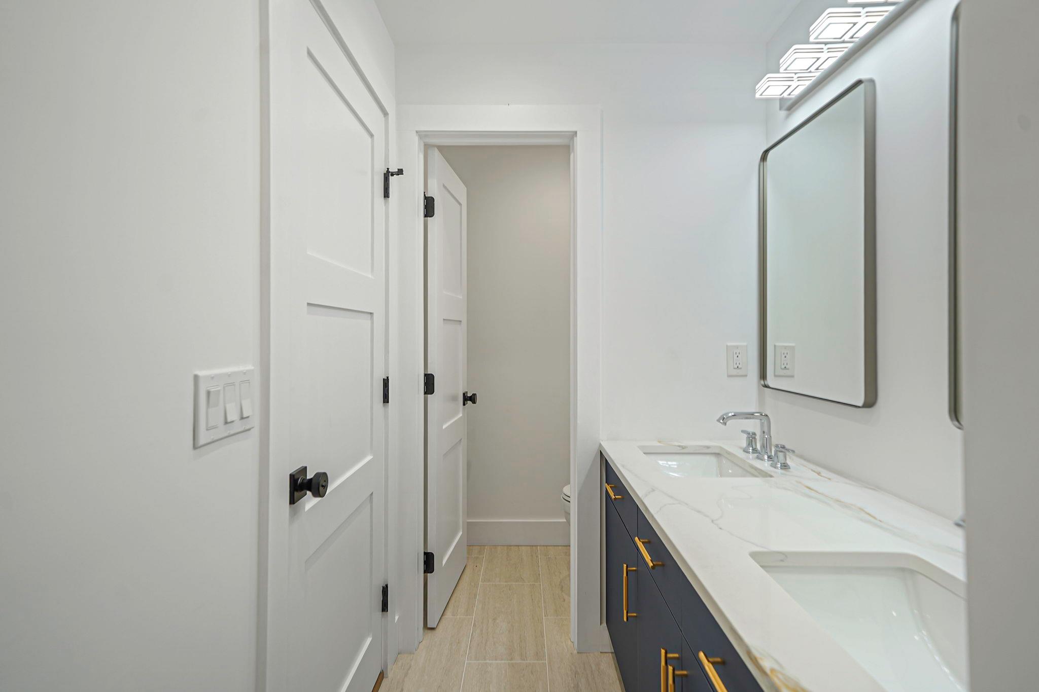 40 Friendly Road, Smithtown, NY 11787