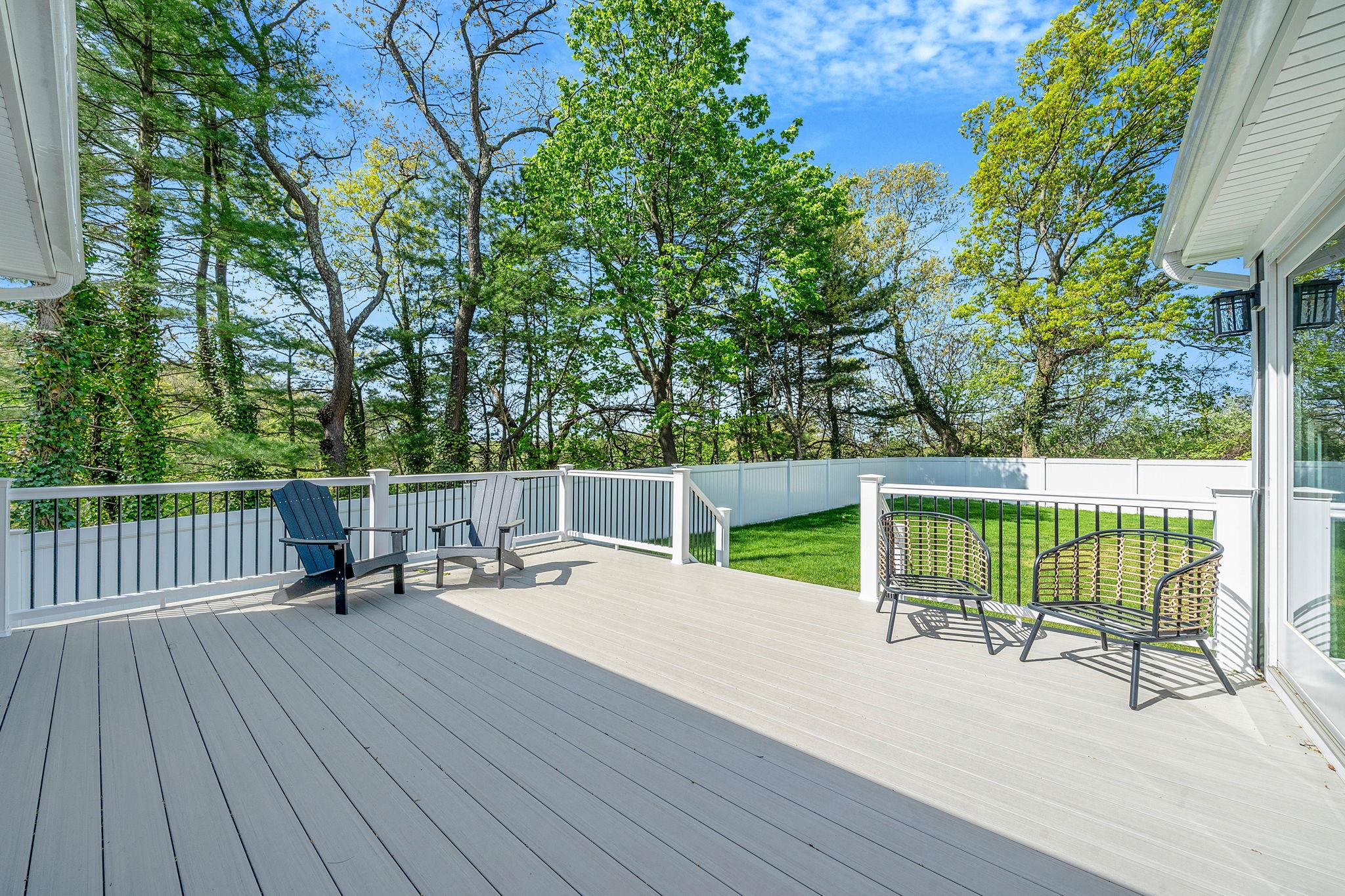 40 Friendly Road, Smithtown, NY 11787